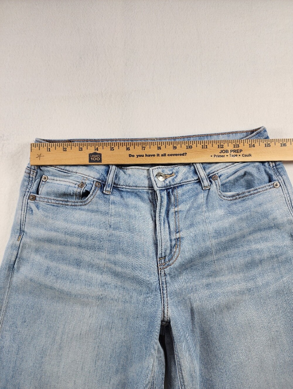 American Eagle Baggy Wide Leg Jeans Low Rise Raw Hem Light Wash Size 4 - Picture 4 of 12